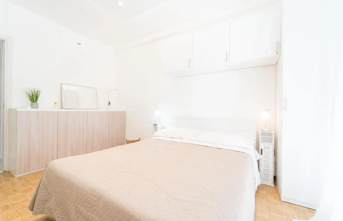 Sanny Apartment In The City Center Sanremo Italy