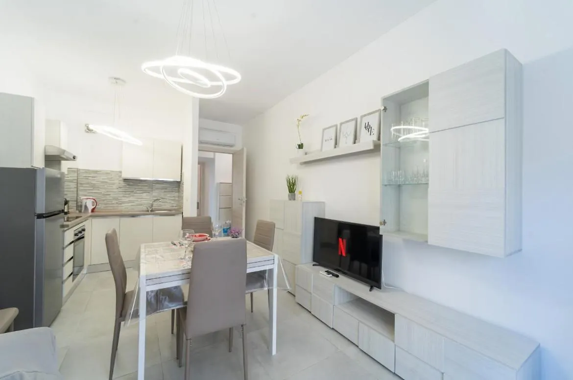 Sanny Apartment In The City Center Sanremo