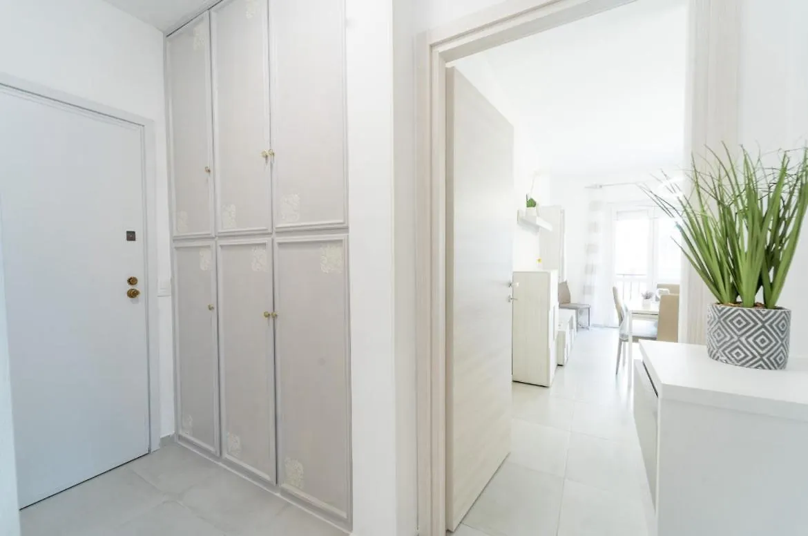 Sanny Apartment In The City Center Sanremo Itálie