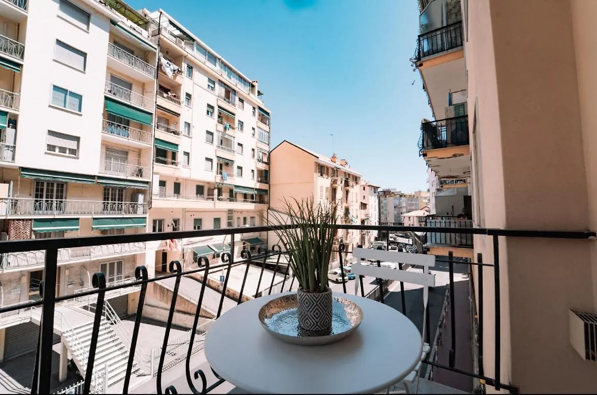 Sanny Apartment In The City Center Sanremo 0*,