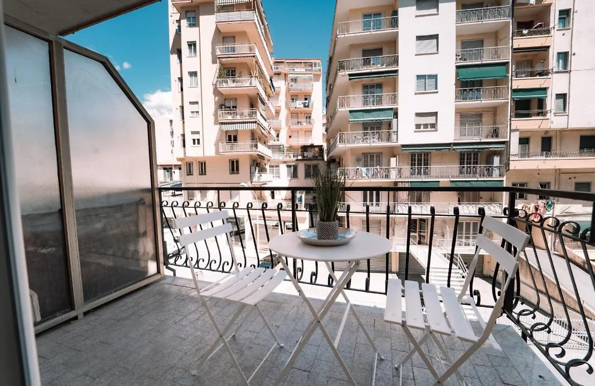 Sanny Apartment In The City Center Sanremo