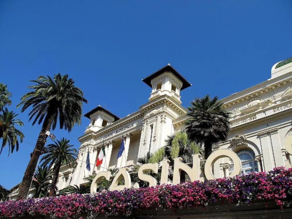 Sanny Apartment In The City Center Sanremo
