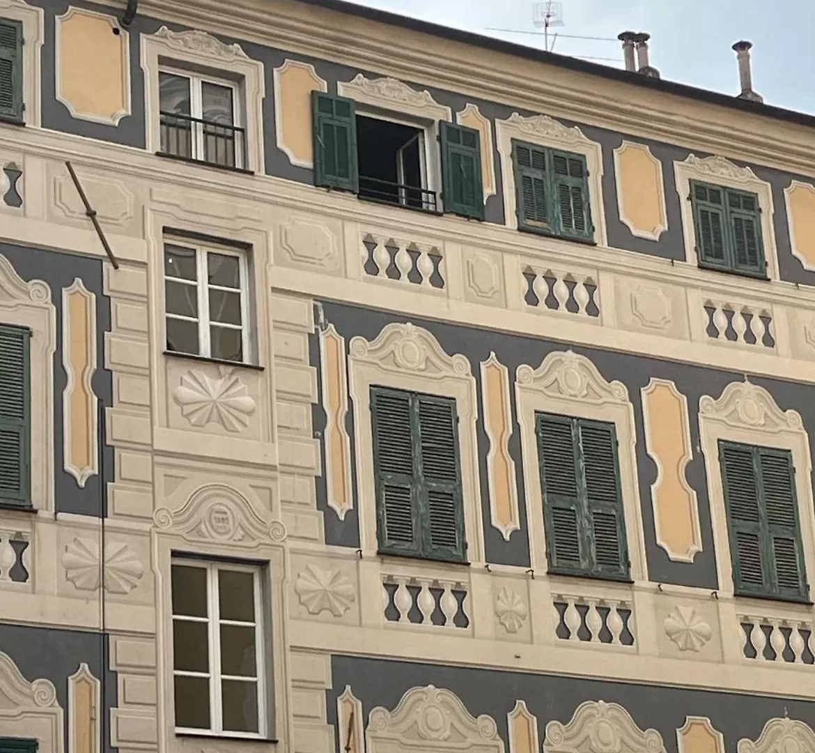 Sanny Apartment In The City Center Sanremo Italy