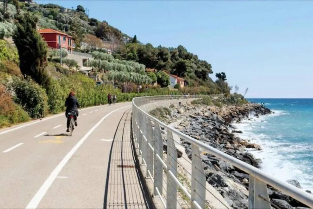 Sanny Apartment In The City Center Sanremo Italy