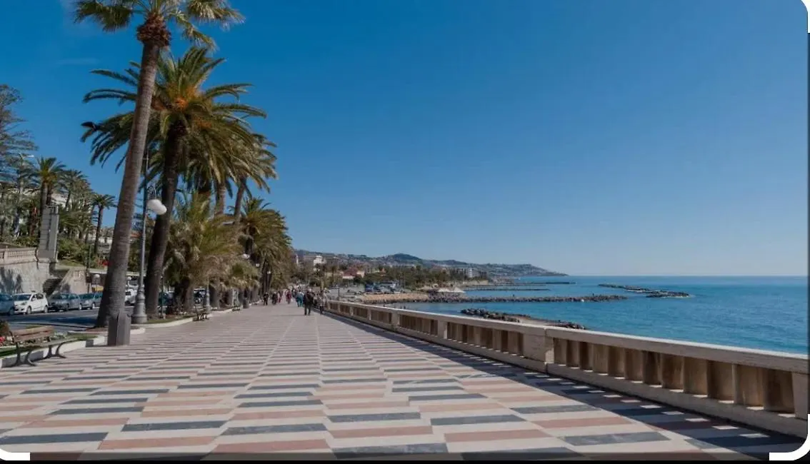 Sanny Apartment In The City Center Sanremo