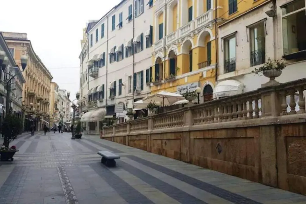 Sanny Apartment In The City Center Sanremo